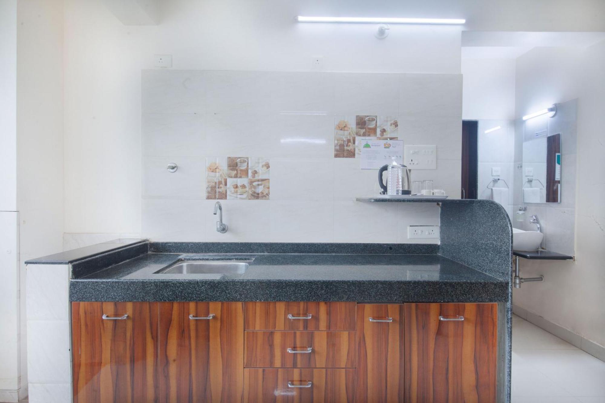 Treebo Park View Hadapsar Hotel Pune Exterior photo